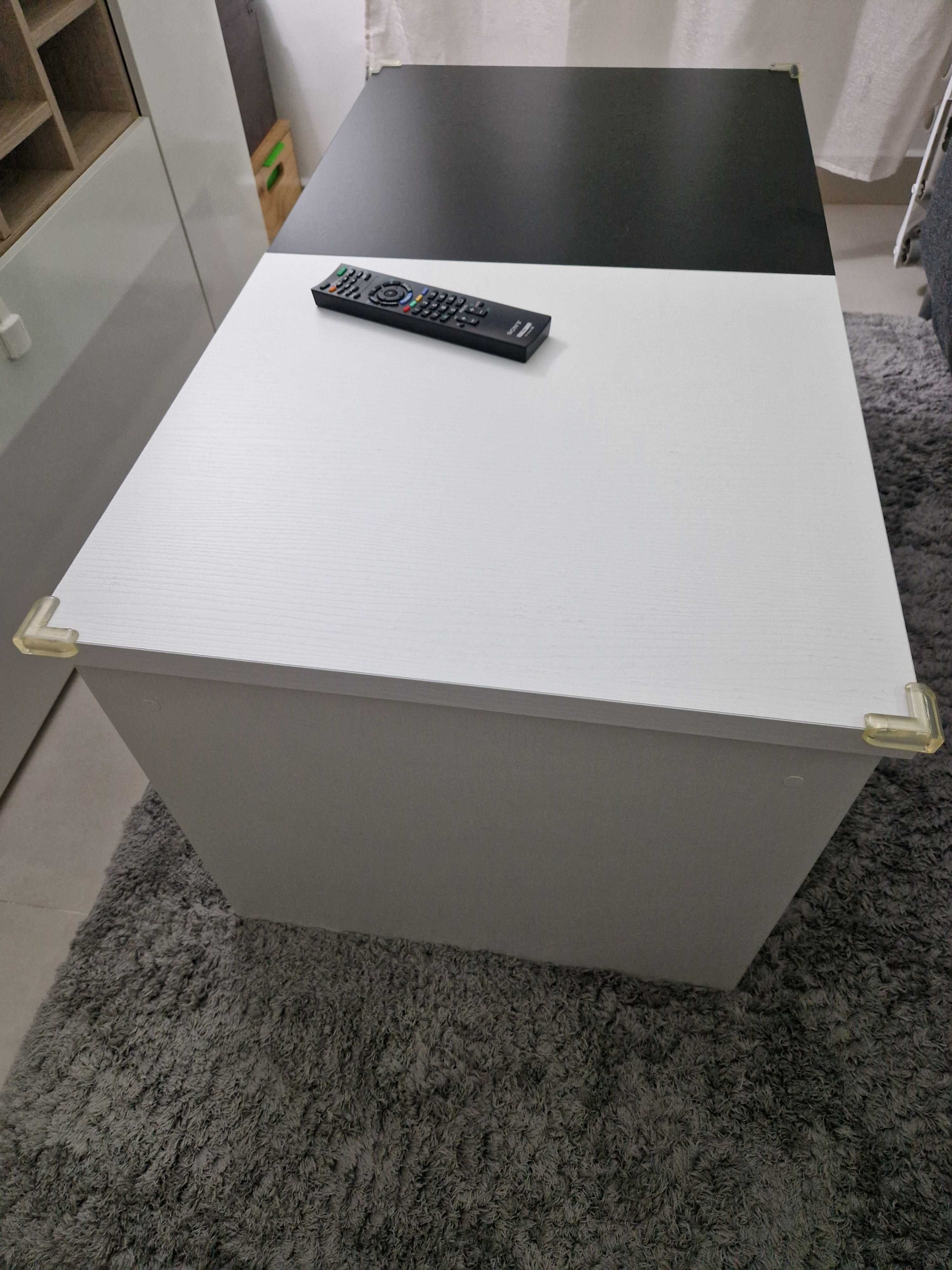Mesa de centro com arrumação
