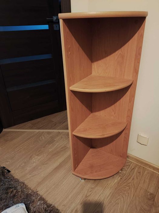 Regał otwarty z półkami