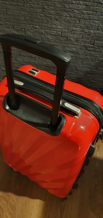 Walizka czerwona