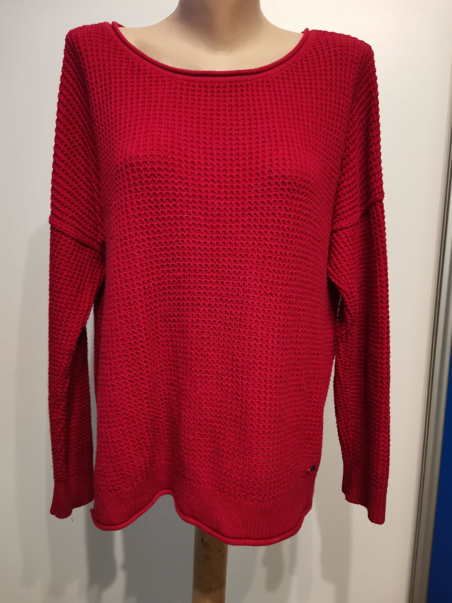 Sweter damski #Holister rozm L, czerwony