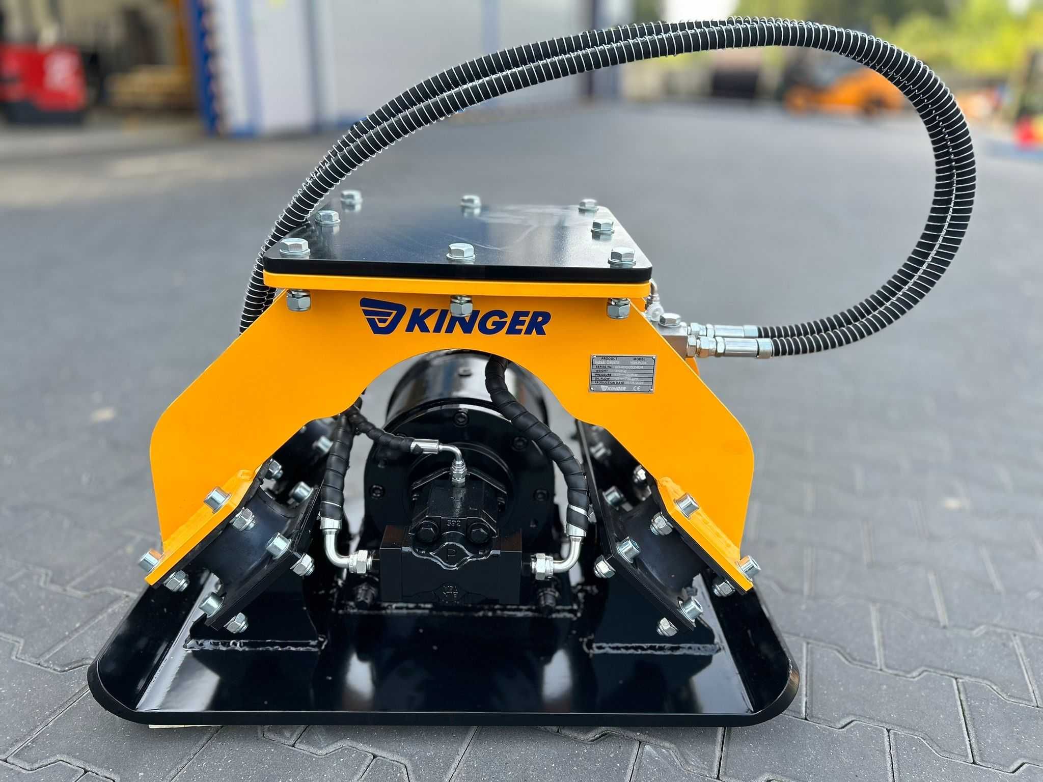 Zagęszczarka płytowa hydrauliczna KINGER PC04 295kg do koparki 4-10 t