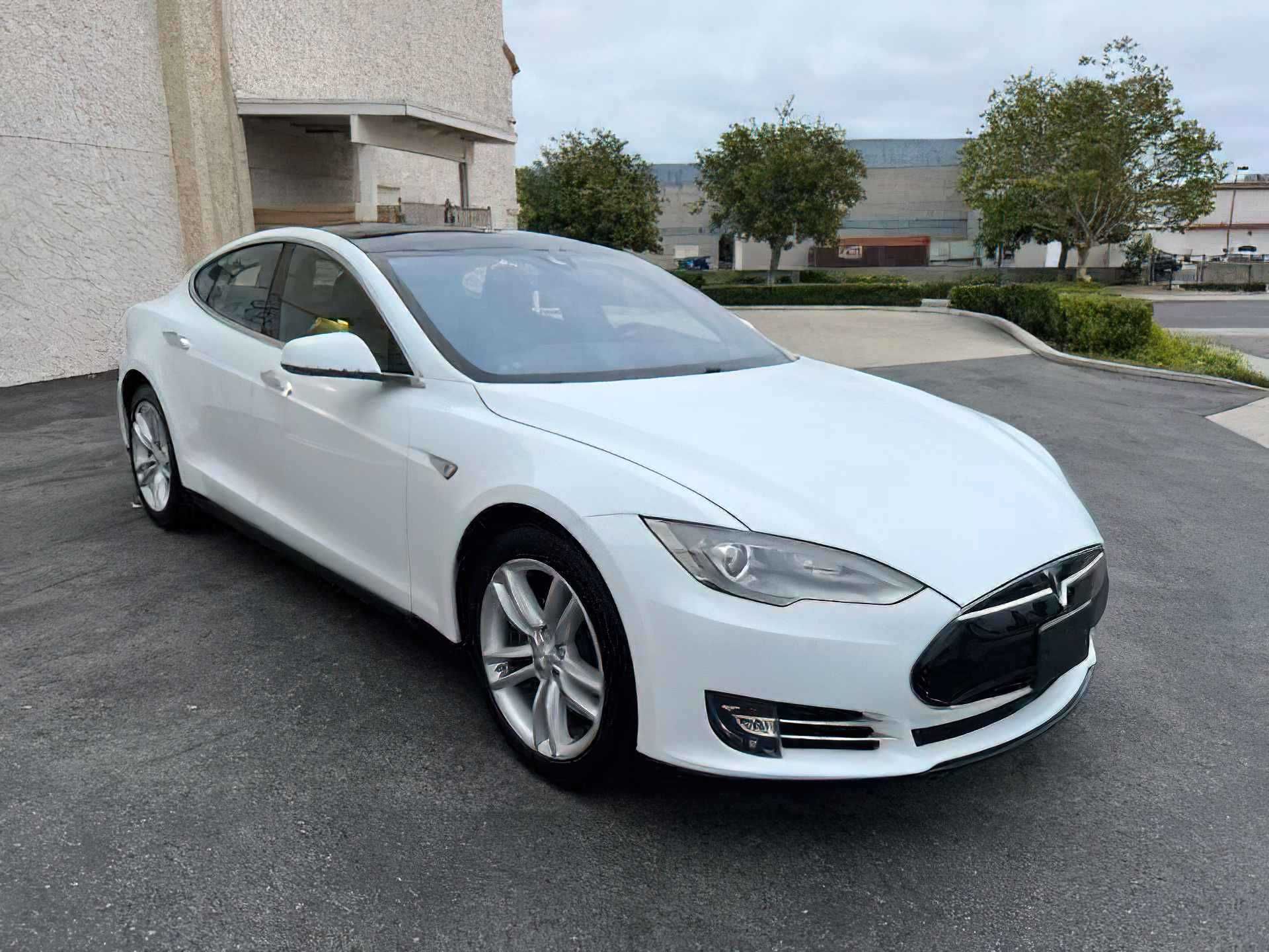 2015 Tesla Model S