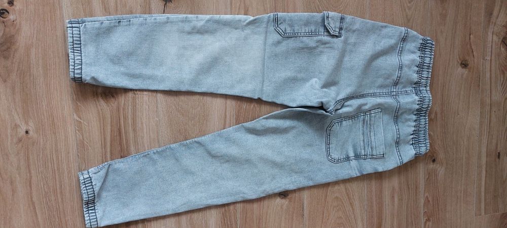 3 pary spodnie joggery 4F Reserved rozm. 157