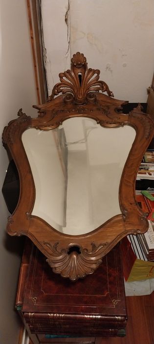 Antiga mobília de quarto de casal em madeira estilo Luís XVl