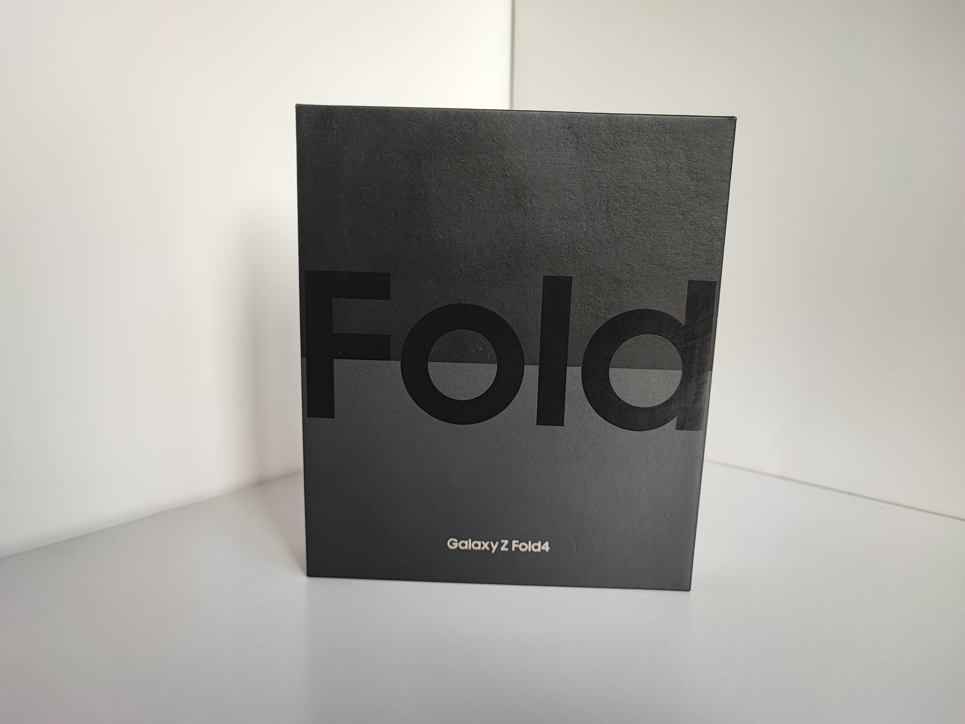 Смартфон Samsung Galaxy Fold4 12/256GB Beige