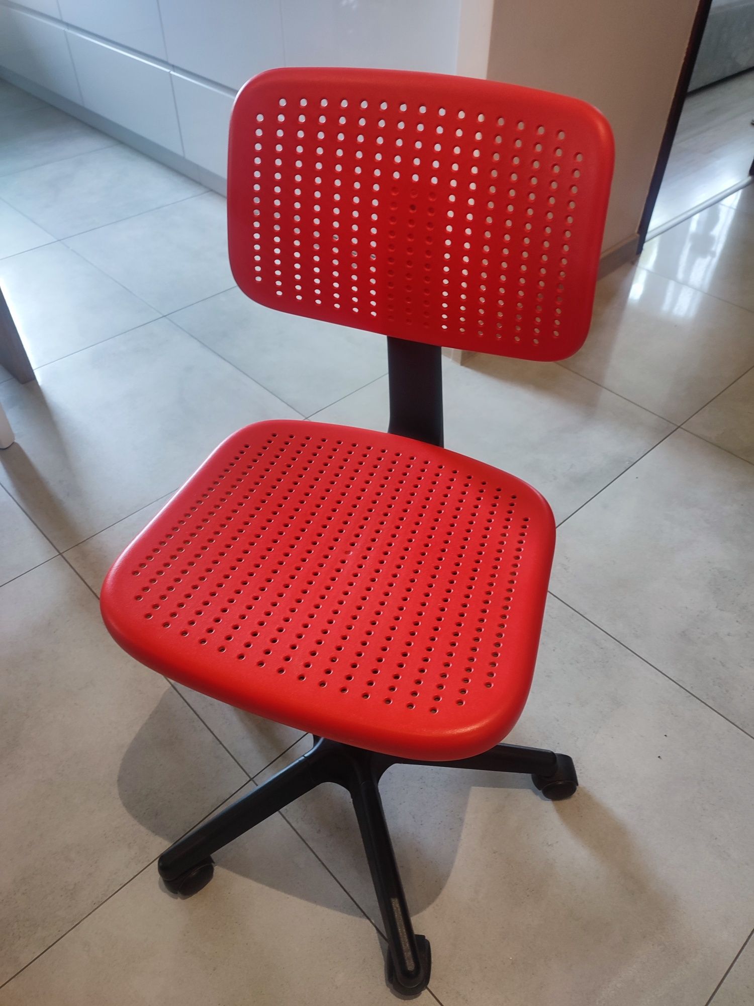 Krzesło biurkowe Arlik IKEA dziecięce