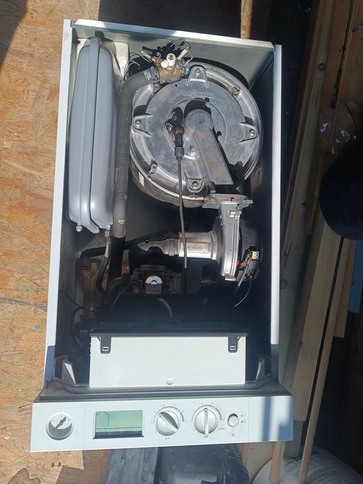 Kocioł gazowy Viessmann Vitodens 100W WB1C c
