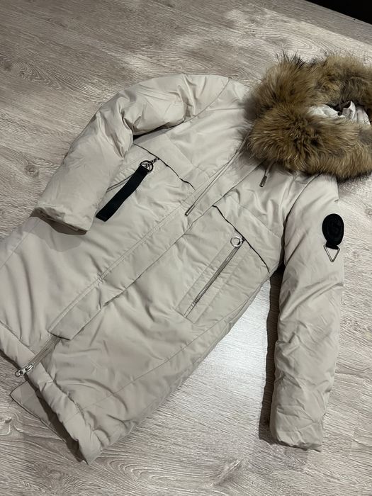 Пуховик зимовий жіночий
