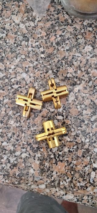 Dobradiças invisíveis
