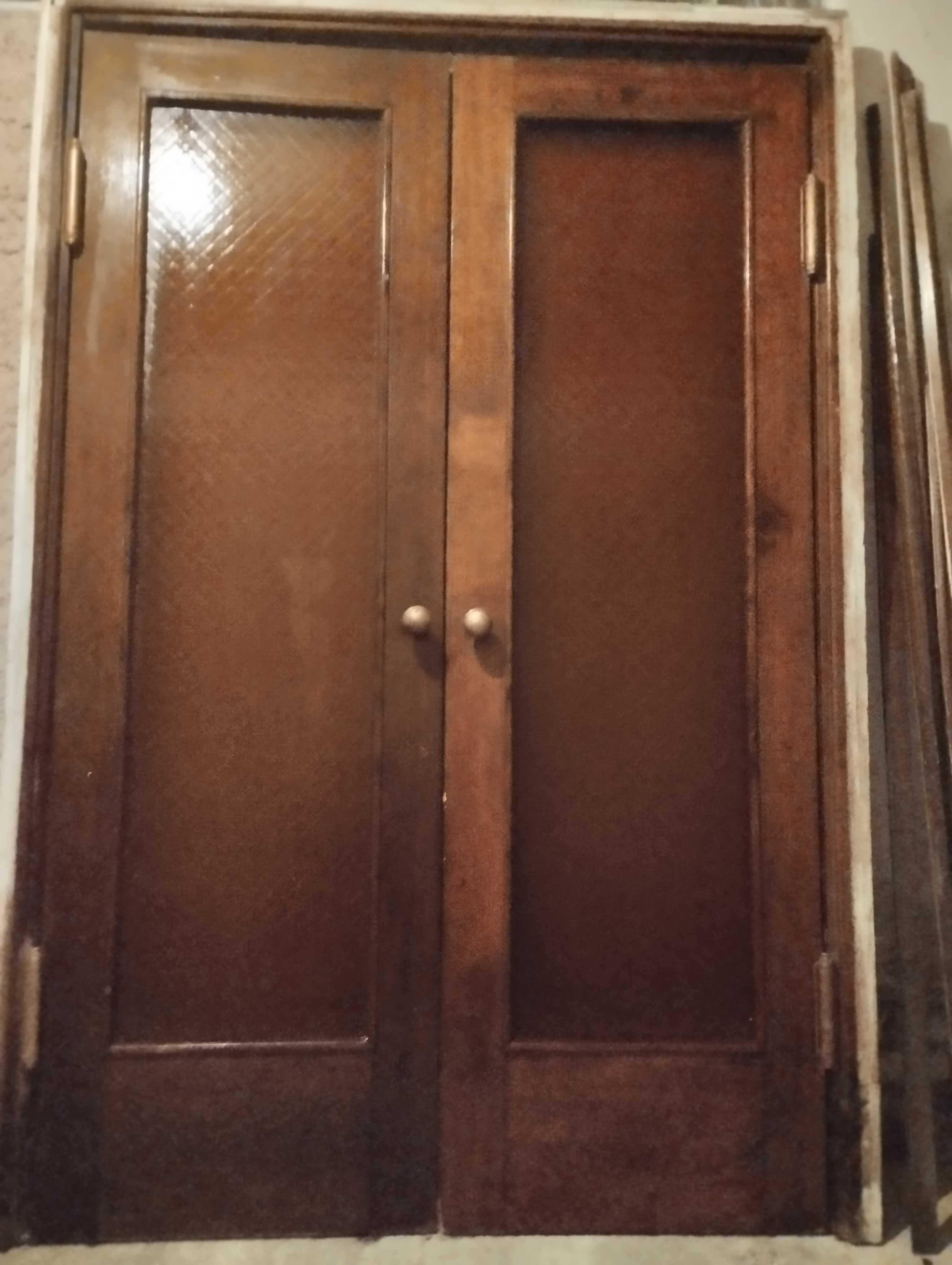drzwi dębowe wahadłowe wewnętrzne dwuskrzydłowe z przeszkleniem