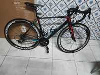 Bike de estrada em carbono