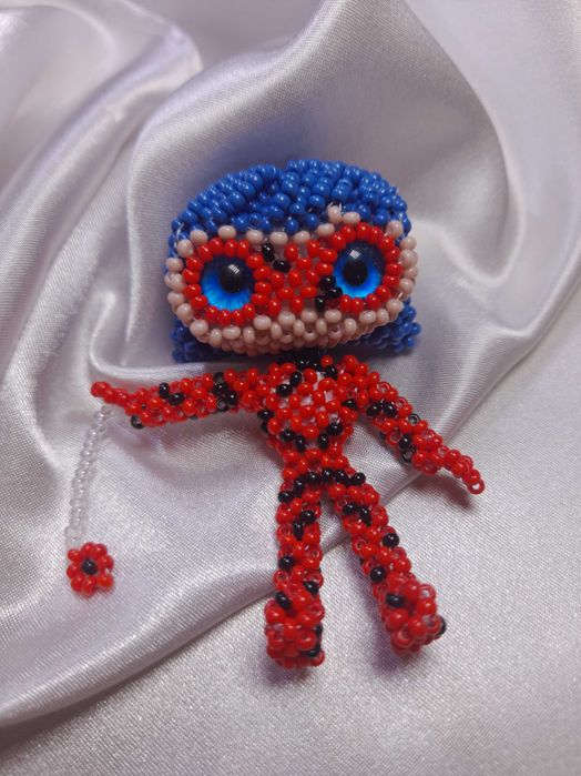 Амігурумі, браслети та брілки з бісеру