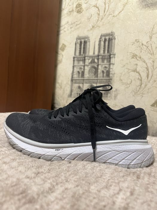 Кросівки Hoka one one