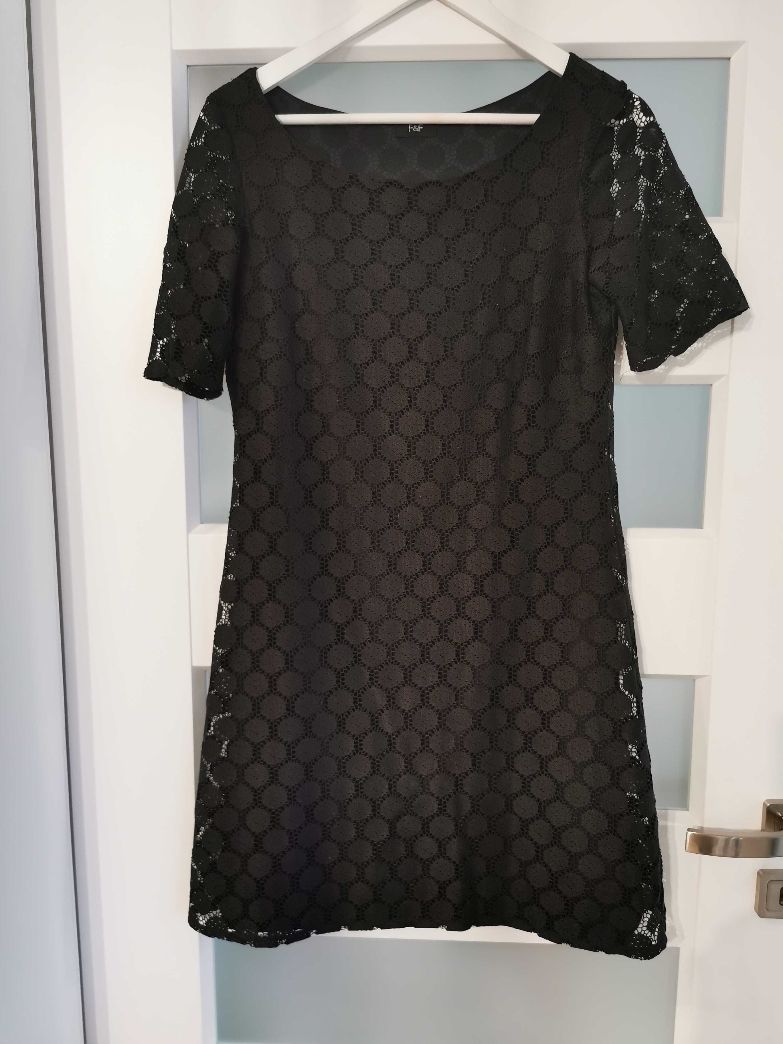 Sukienka czarna koronkowa, F&F, elegancka