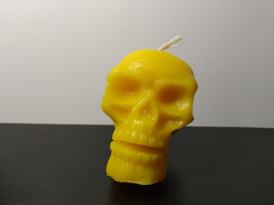 Декоративна воскова свічка "череп"