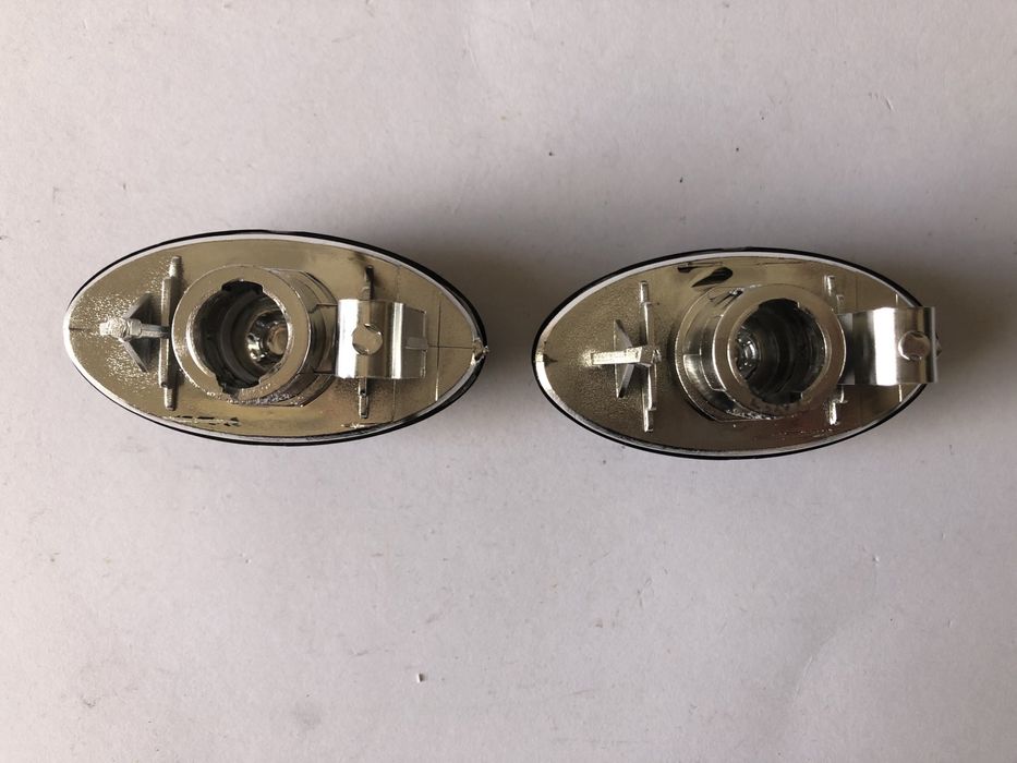 Piscas laterais fundo preto Peugeot 206 , Citroen C2 , C3 , etc