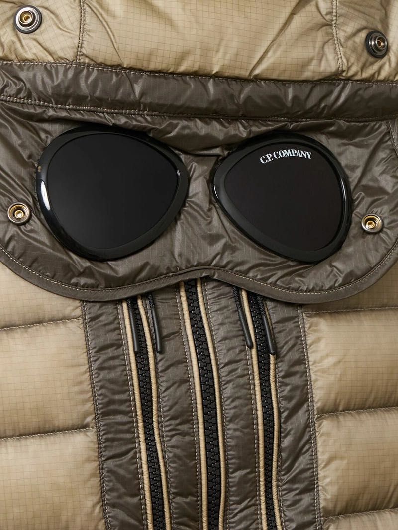 C.P. COMPANY D.d. Shell Goggle Down Jacket