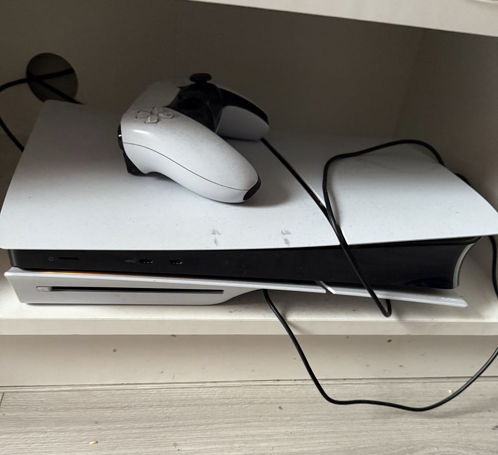 PS5 model CFI 2016 z napędem