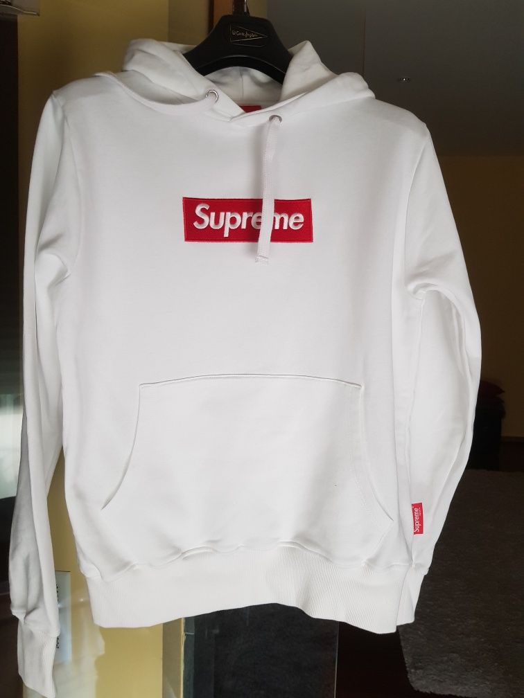 Hoodie Supreme logo