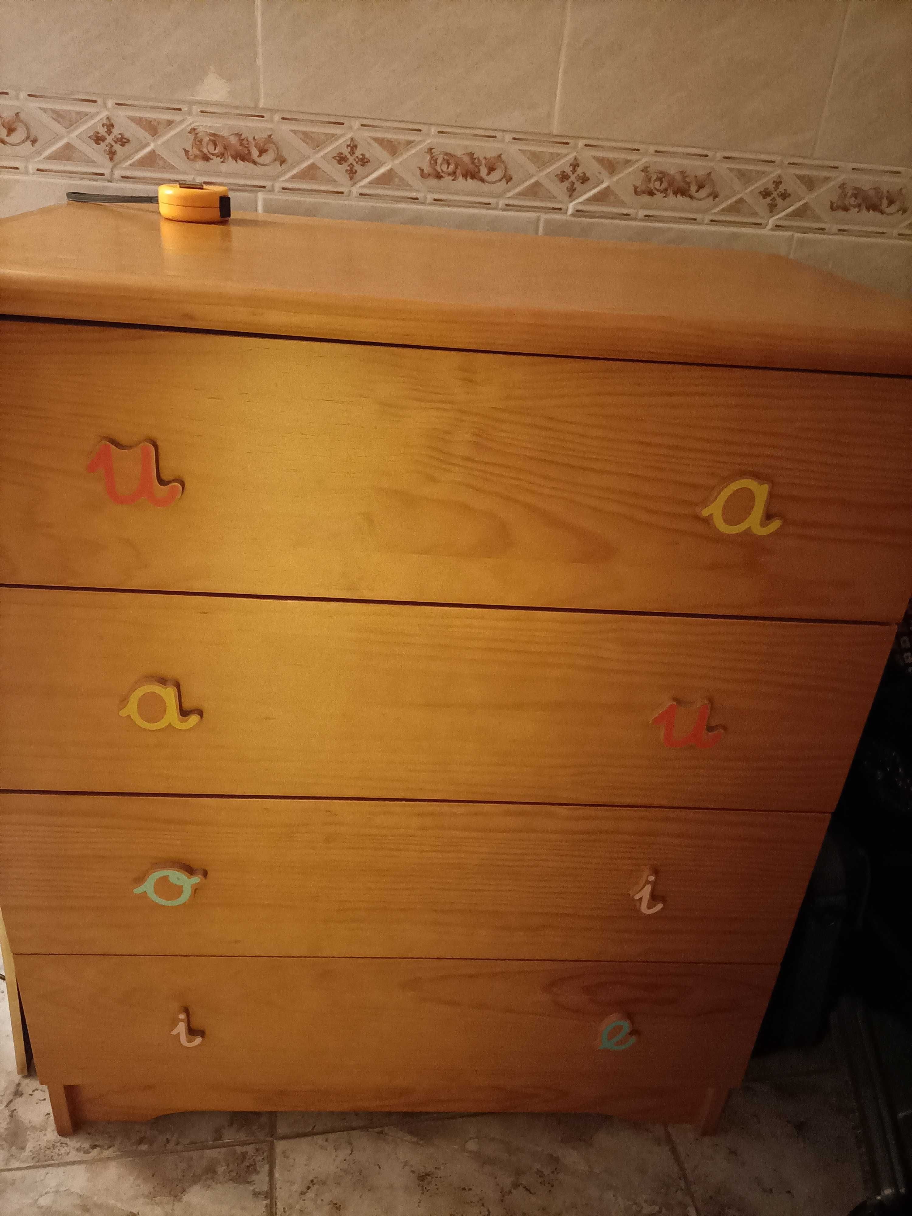 Cama e cómoda de bebe