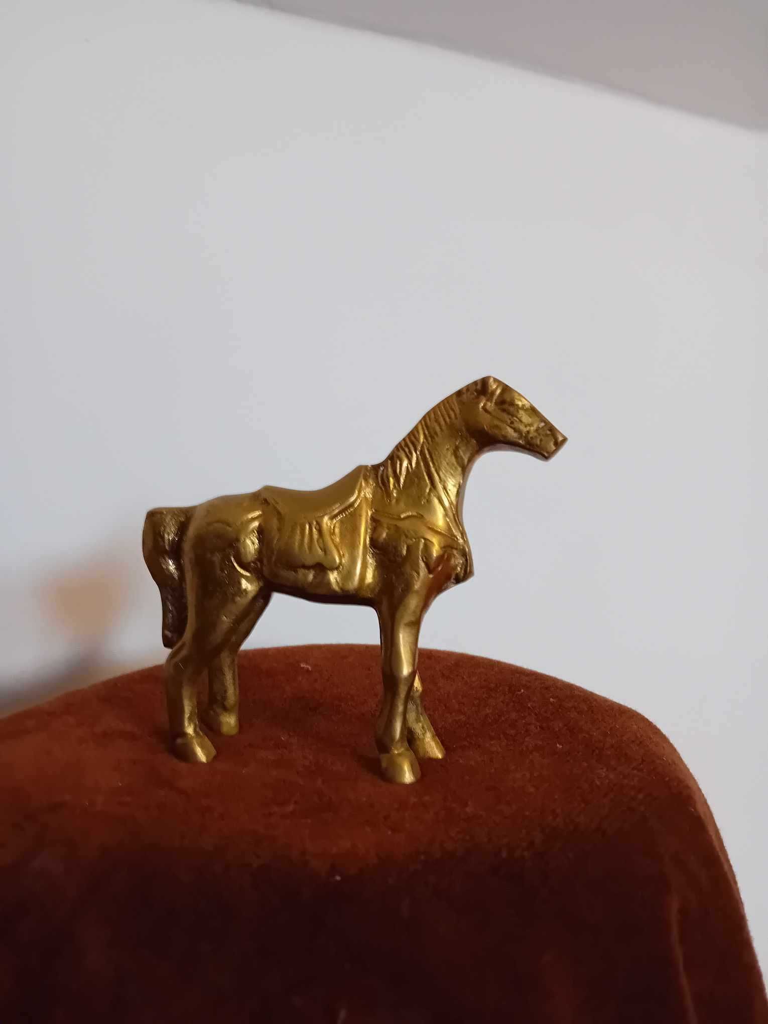 Mosiężny koń piękna figurka konia z mosiądzu, pełny odlew- 410 g !