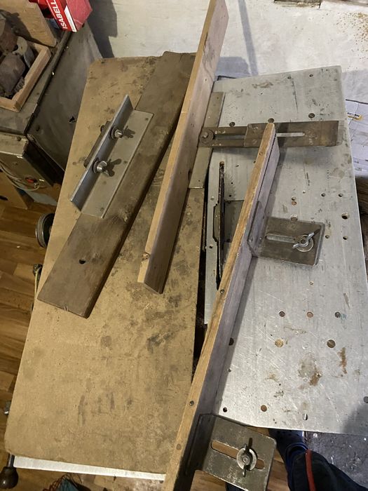 Станок деревооброблювальний, циркулярний