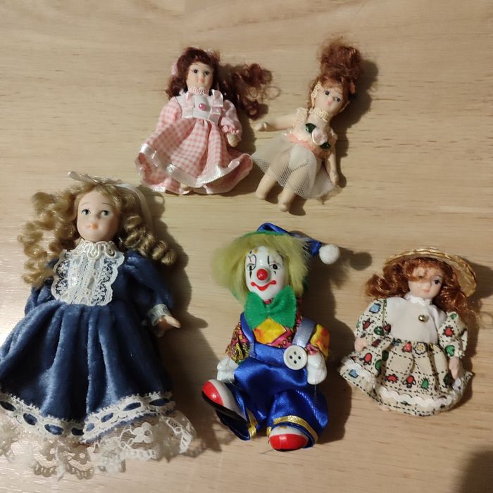 Sprzedam 5 laleczek z porcelany 15, 12 i 10 cm