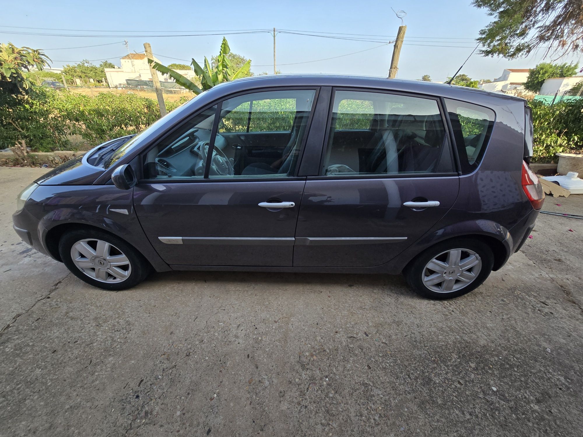 Renault Scénic 1.5 dCi 100cv – 129.000 km | Ar Condicionado