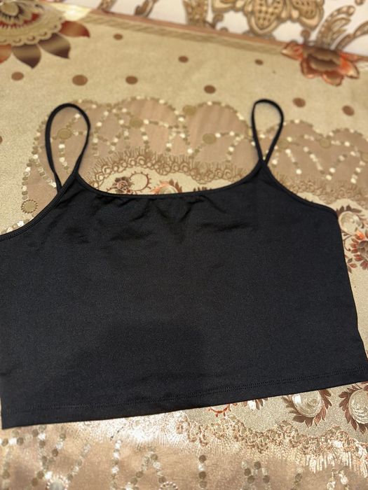 Базовий чорний топ