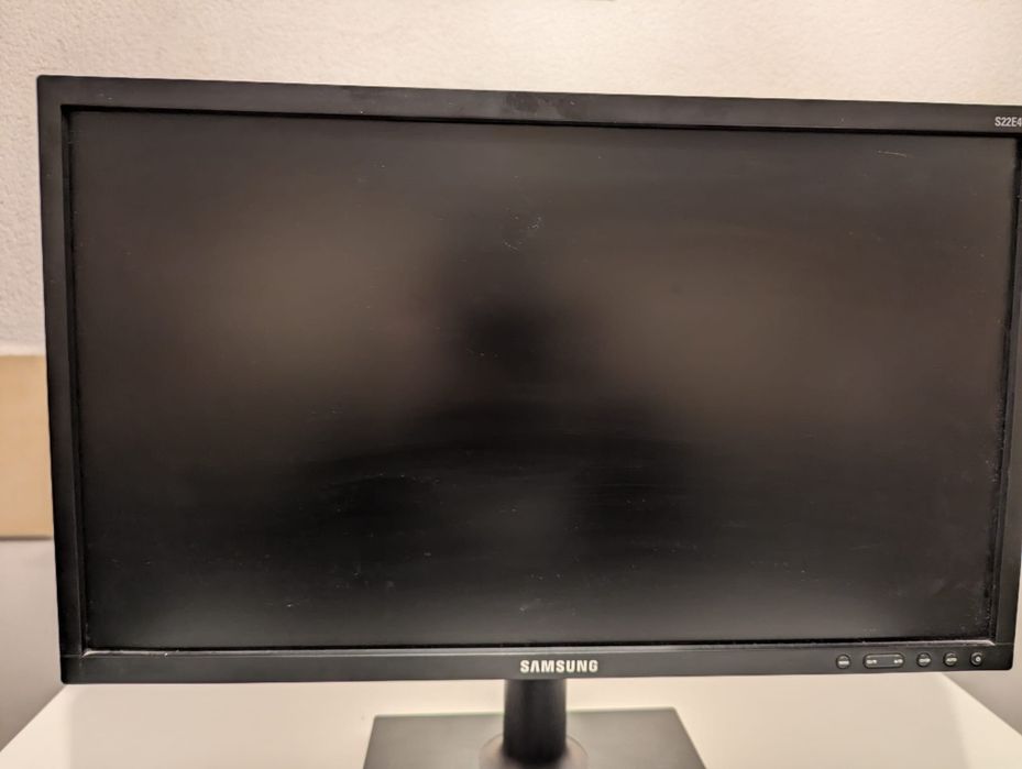Monitor Samsung S22E450 używany