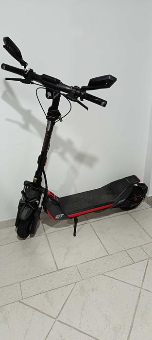 Trotinete Elétrica SEGWAY ZT3 Pro (650 W - Autonomia: 70 Km - Preto)