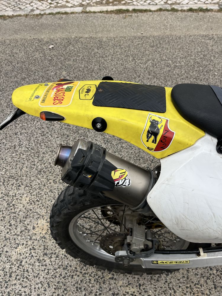 DRZ-400E.