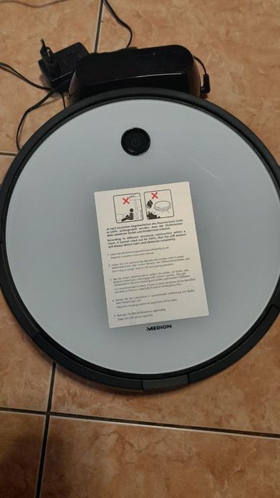 Робот-пилосос

Комплект: 
• пилосос
• зарядна станція