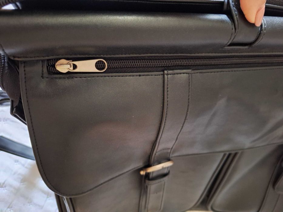 Elegancki kuferek podróżny