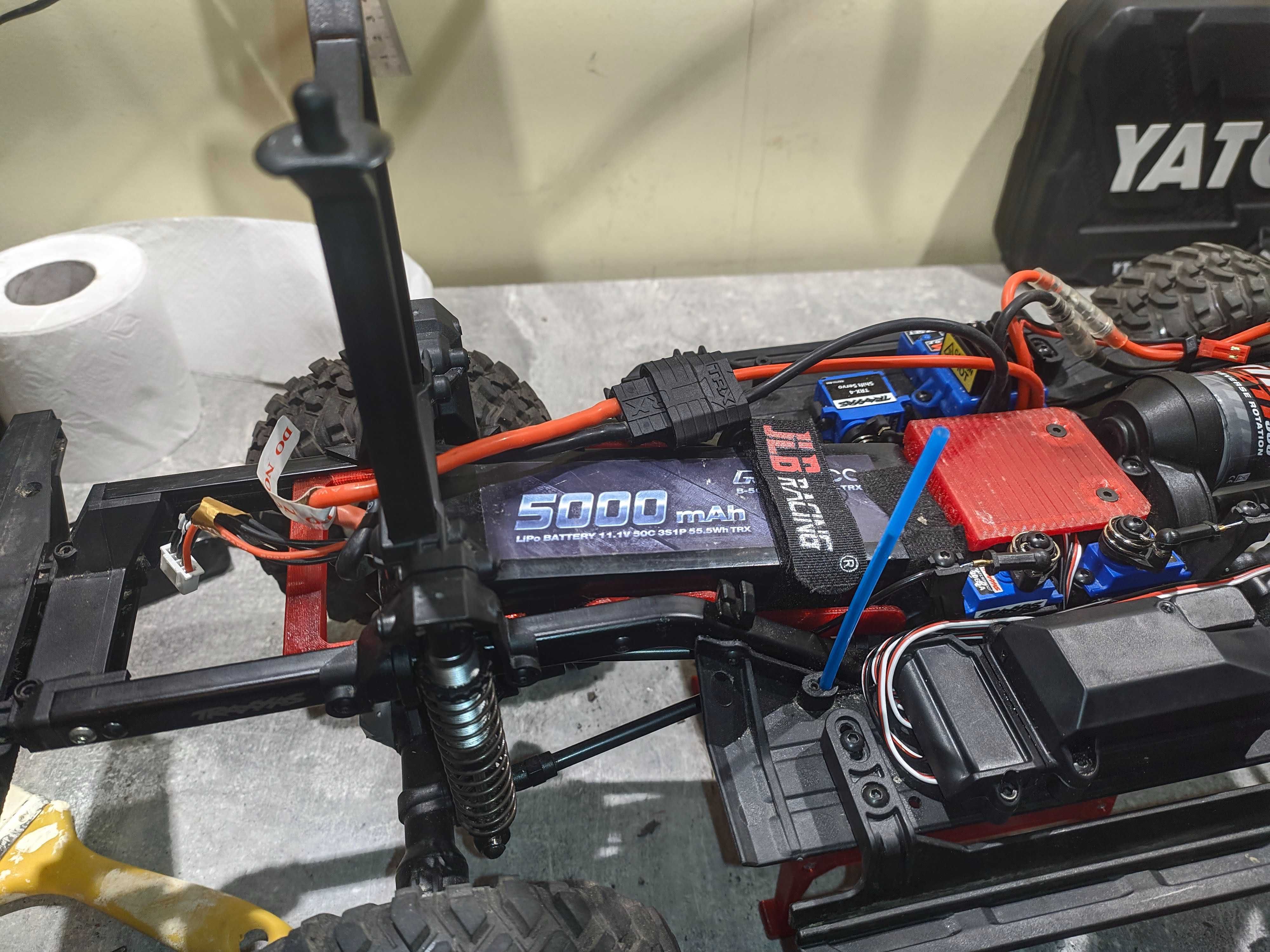 Traxxas TRX4 uchwyt, tacka baterii LowCG