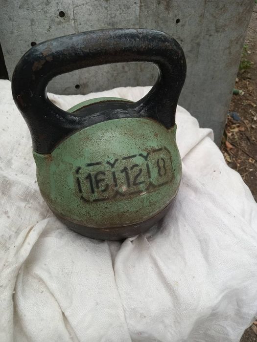 Продам гирю 8.12.16.кг.в робочому стані