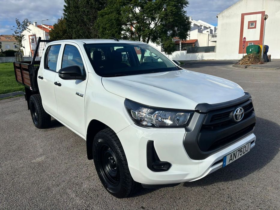 Toyota Hilux 2.4 D-4D 4WD CD CM
