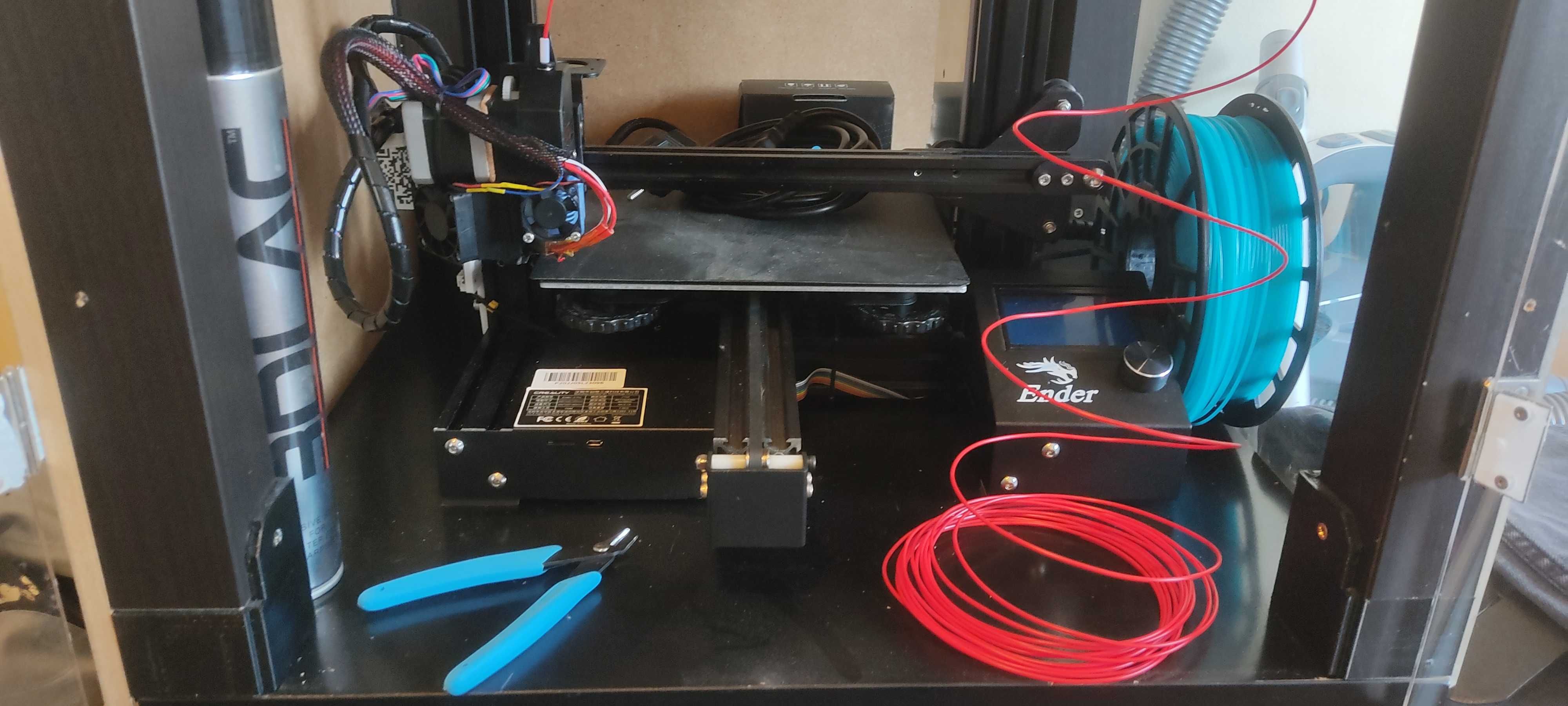 Impressora 3D Ender 3 Pro com Enclosure e Extras