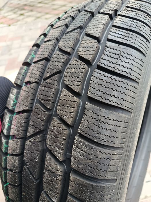 225 50 17 шини нові зима