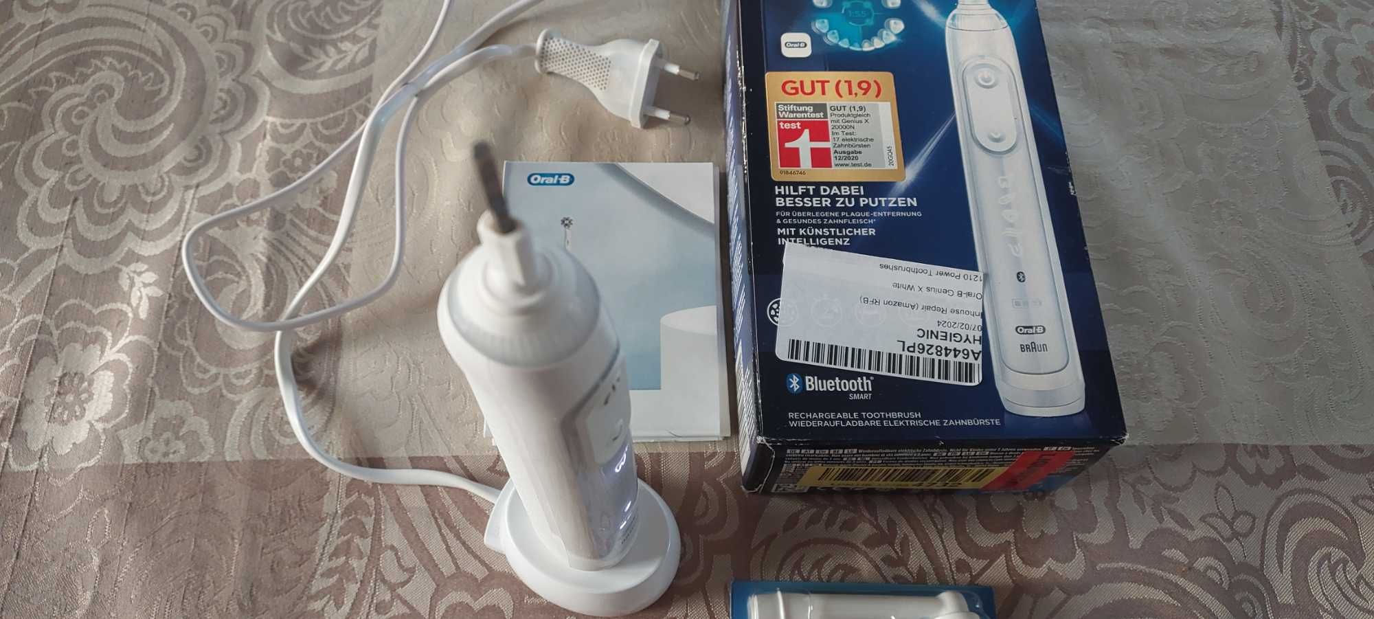 Szczoteczka elektryczna Oral-B Genius X biała