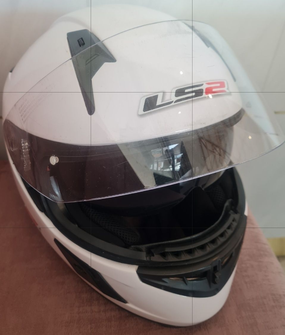 Capacete L52 em branco com dupla viseira