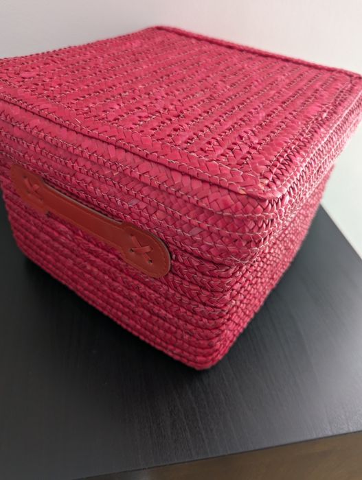 Nowy pojemnik dekoracyjny czerwony BRW