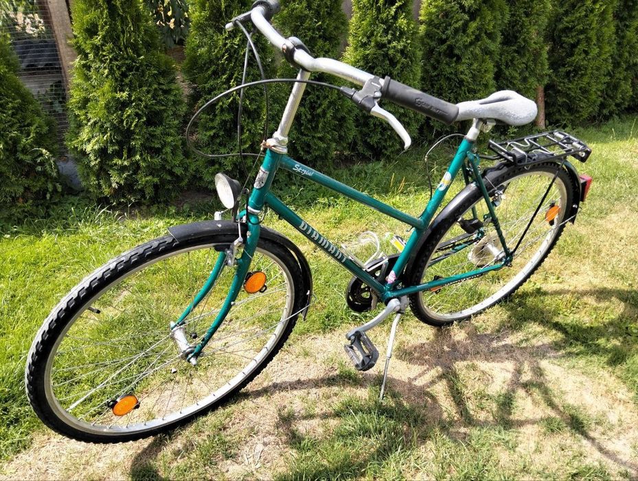 Женский велосипед, с колёсами 28 дюймов.