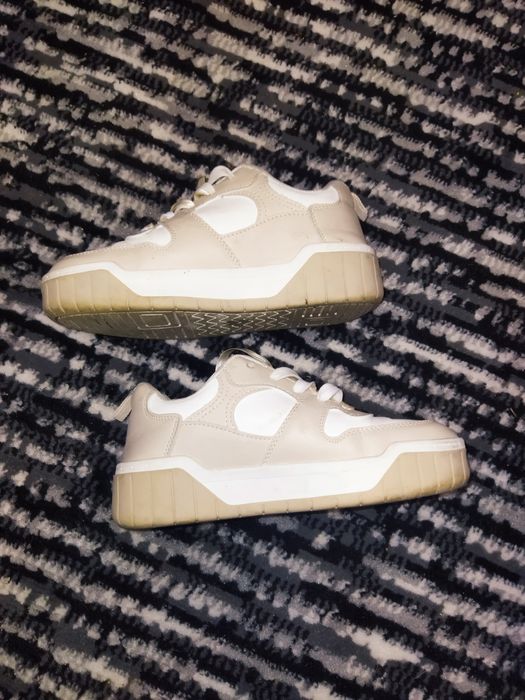 Кроссовки (стелька 22,5см)