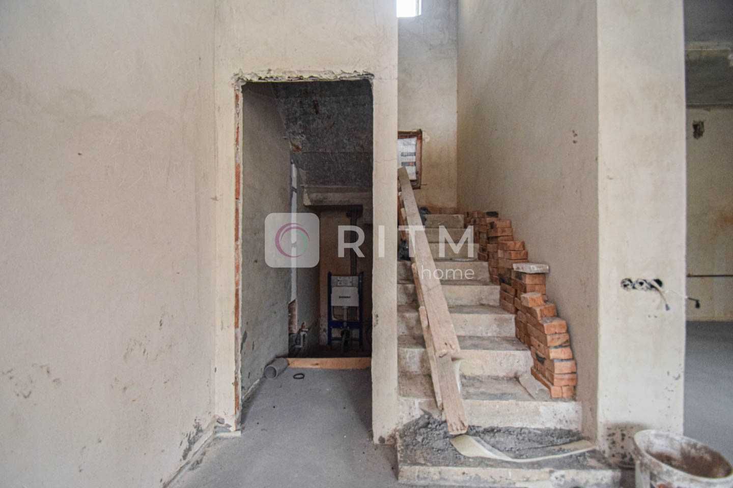 Продаж власного 2-х поверхового затишного котеджу  в Петриках