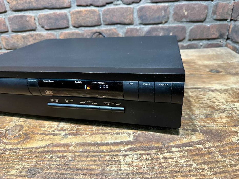 Odtwarzacz CD Harman Kardon HD 7400