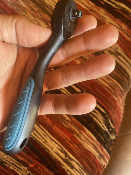 Трещотка 1/4 вороток реверсний для головок ключ гаєчний торцевой нова