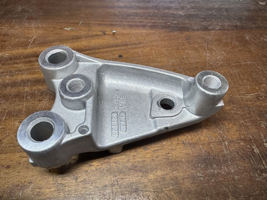 Кронштейн подушки двигателя Honda Civic 4d 1.8 автомат