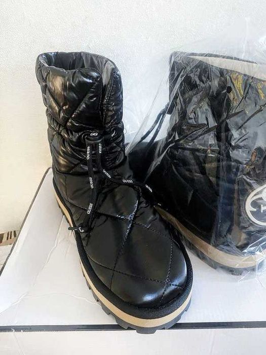 Зимові сапоги чоботи напівчоботи дутіки Guess