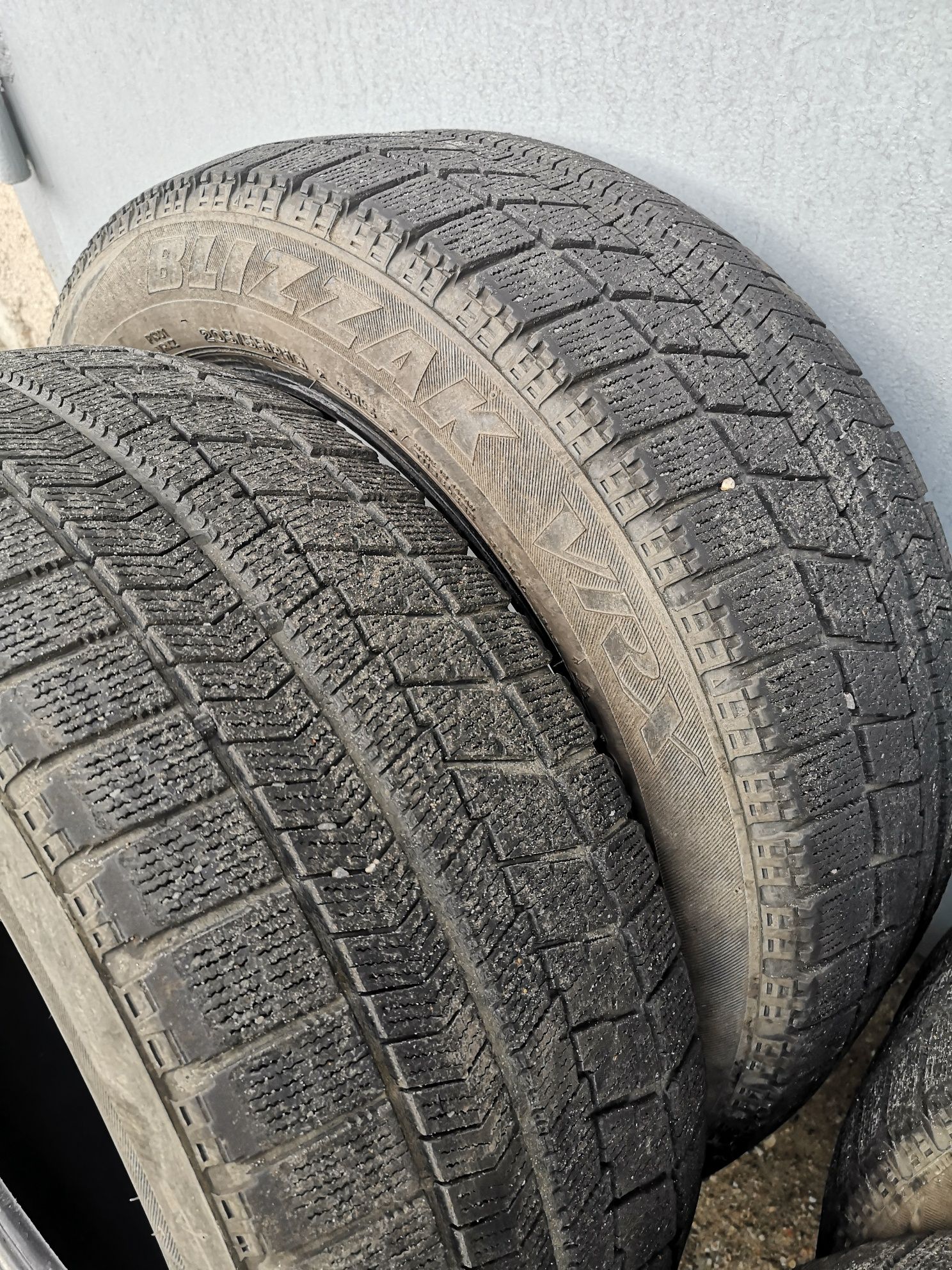 Шины зимние б/у Bridgestone 205/55R16